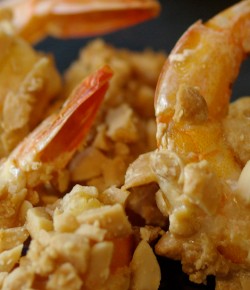 Crevettes panées à la cacahuète