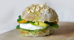 Burger sweet salade et fromage frais